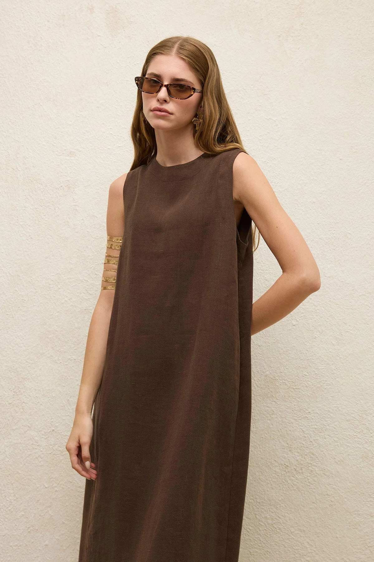 Sleeveless Linen Relaxed Dress Dark Brown - Image 2