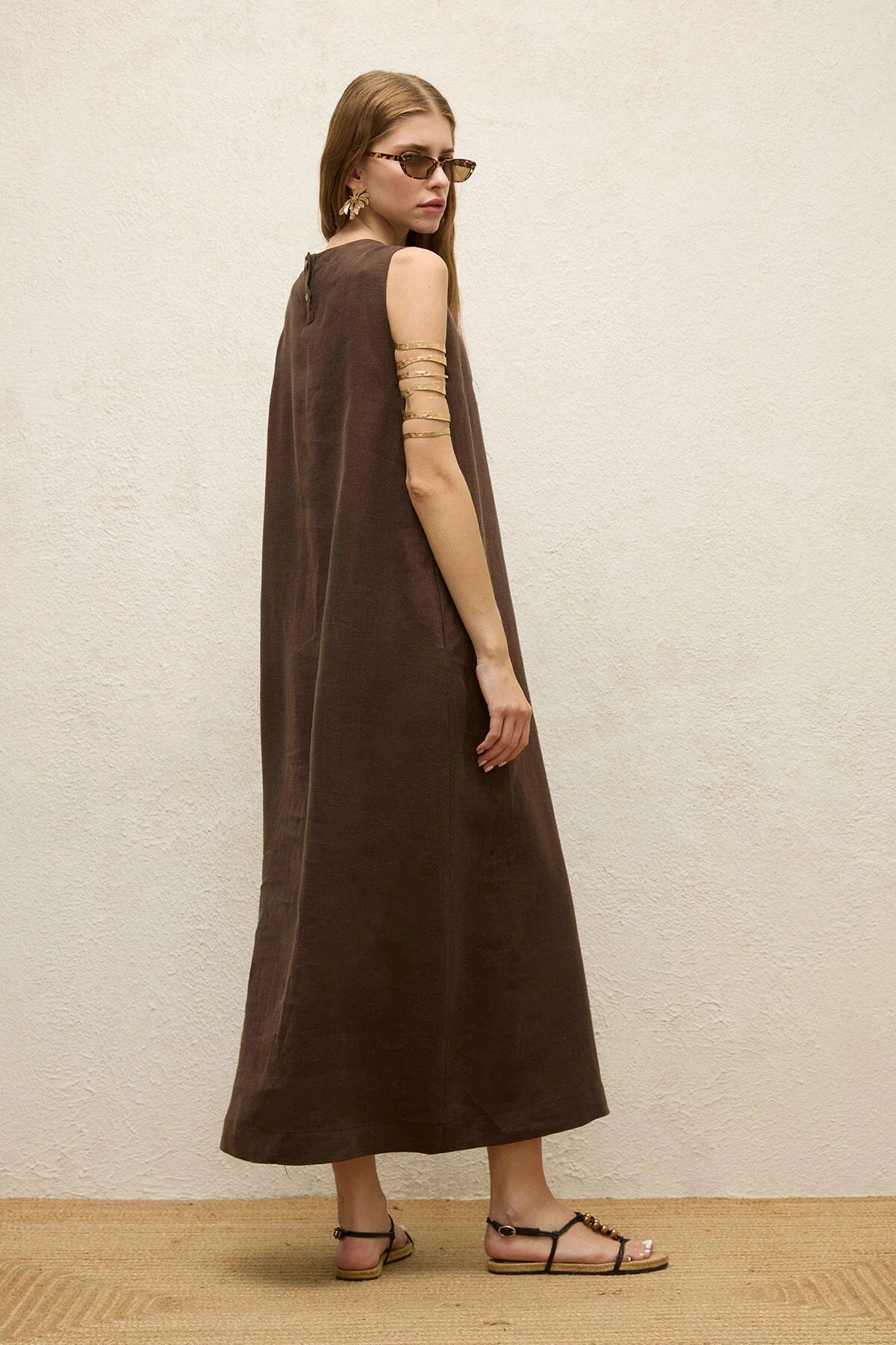 Sleeveless Linen Relaxed Dress Dark Brown - Image 7
