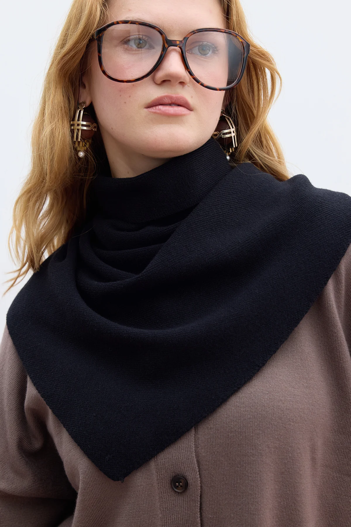 Soft Knit Triangle Scarf Black - Image 2