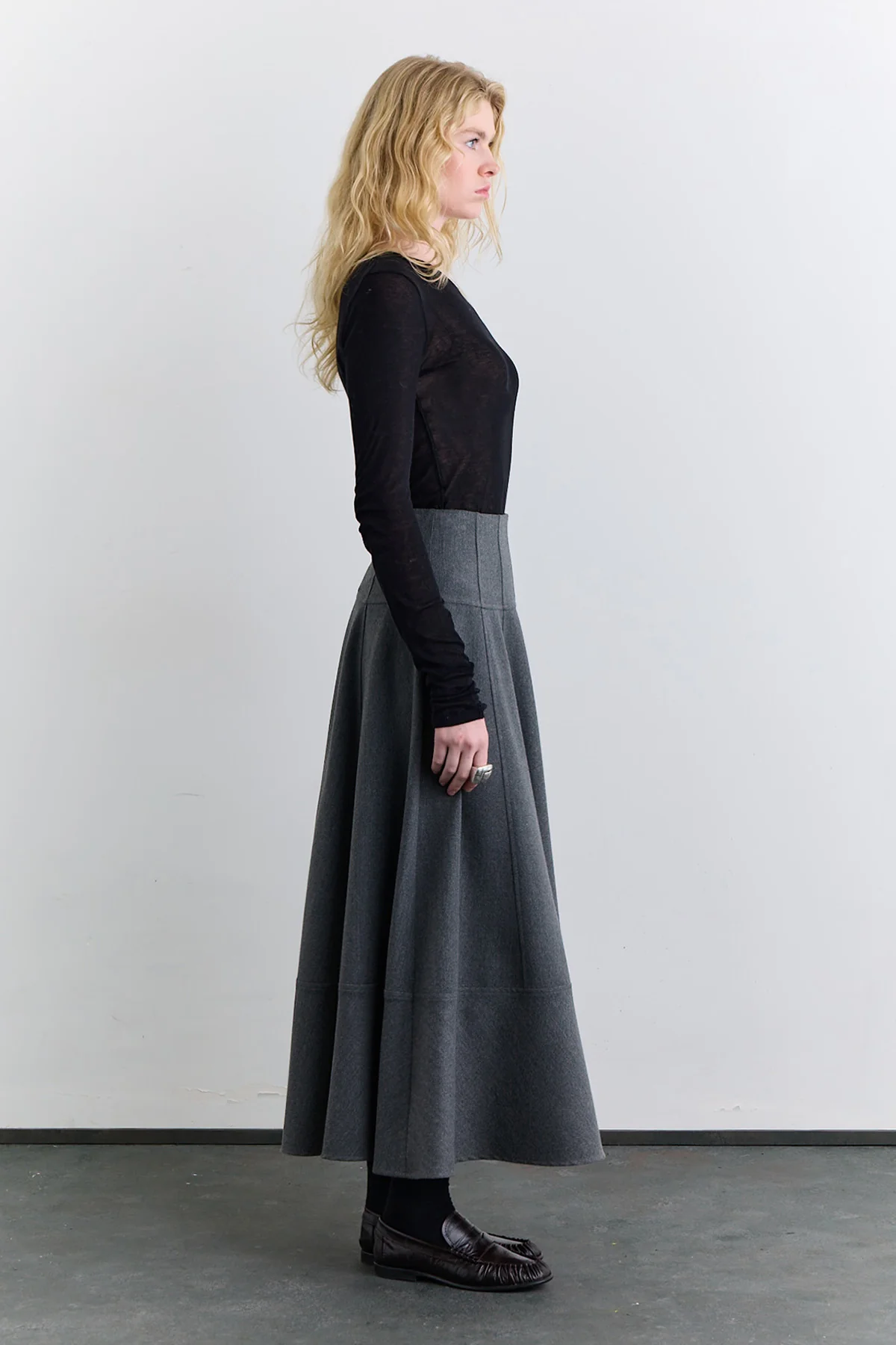 Structured Wide Skirt Grey - Image 10