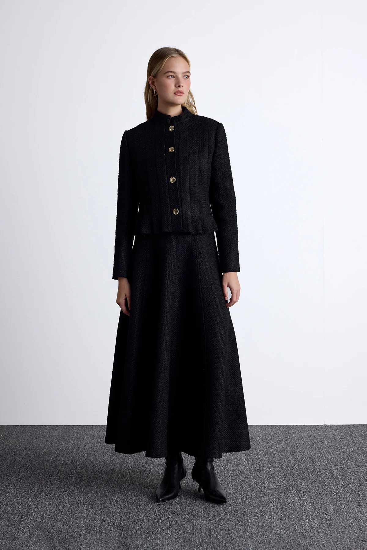 Textured Buttoned Jacket Black - Image 5