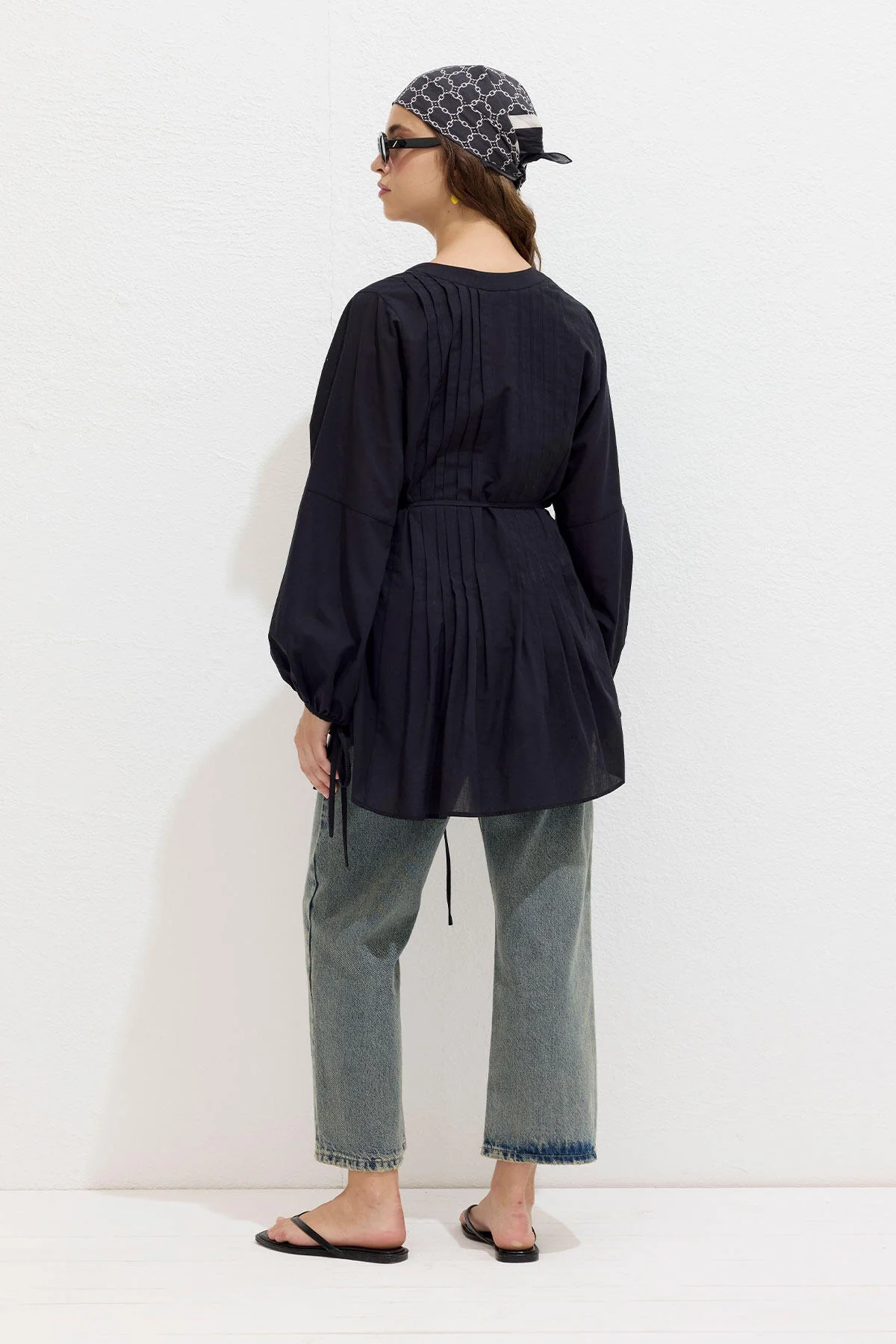 Voile Tunic With Pleat Details Black - Image 6