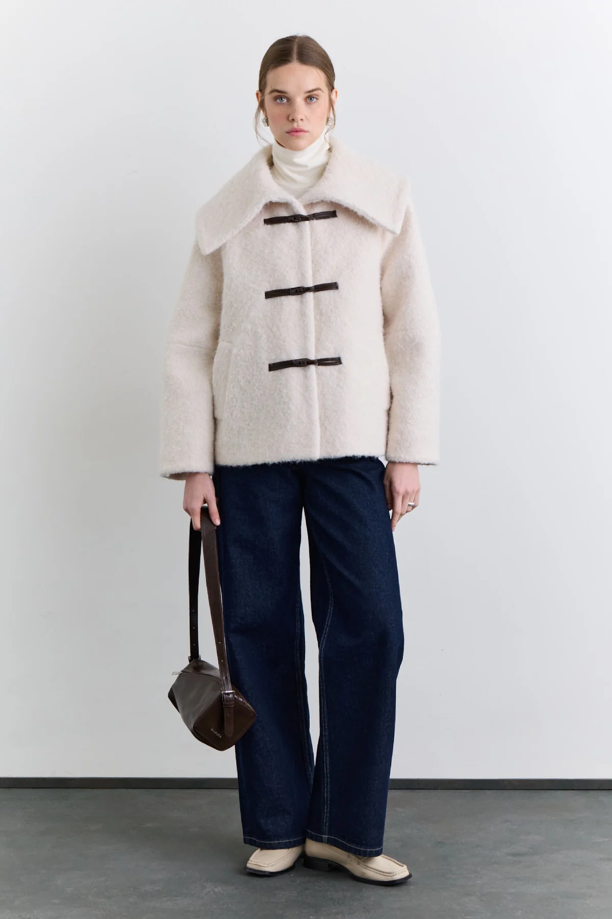 Wide Collar Buttoned Coat Ecru - Image 9