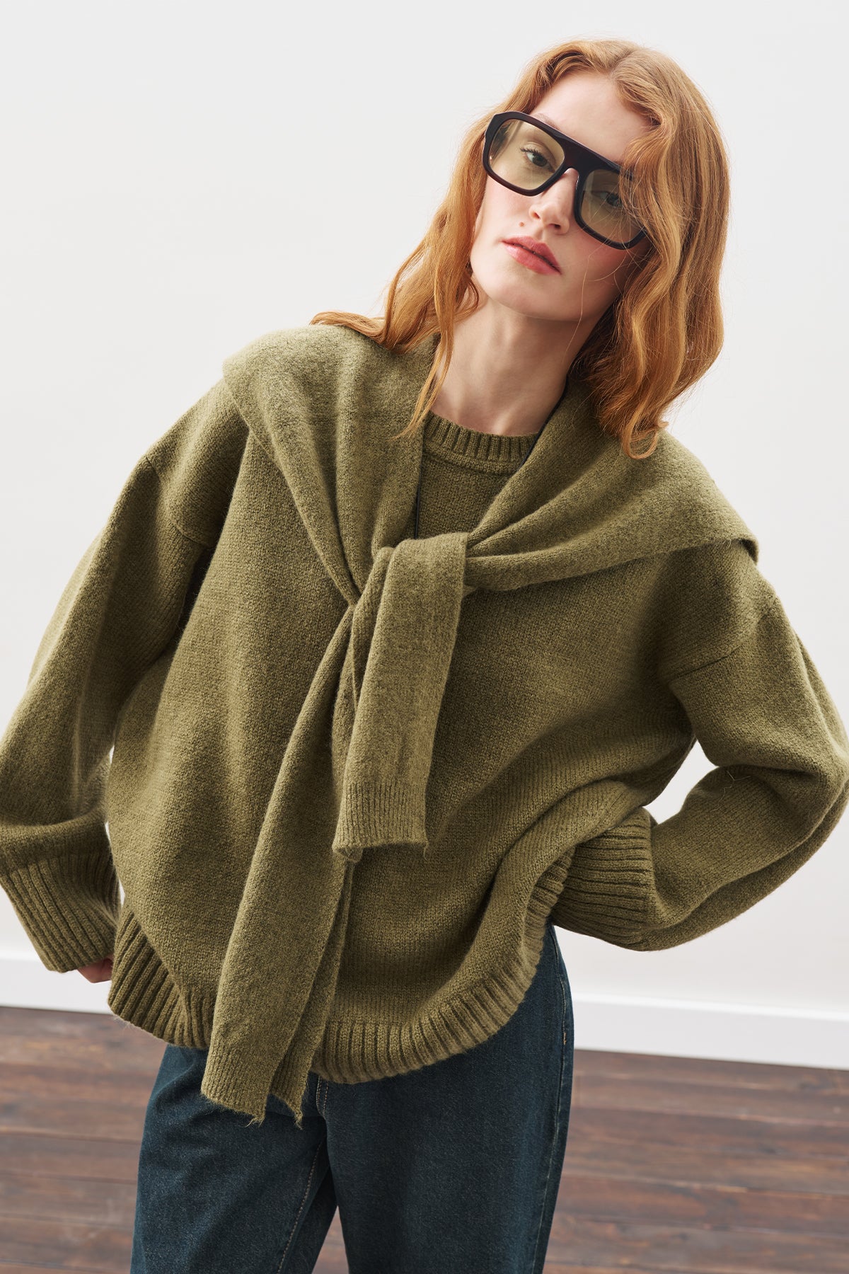 Wide-Collar Knit Scarf Dark Green - Image 4