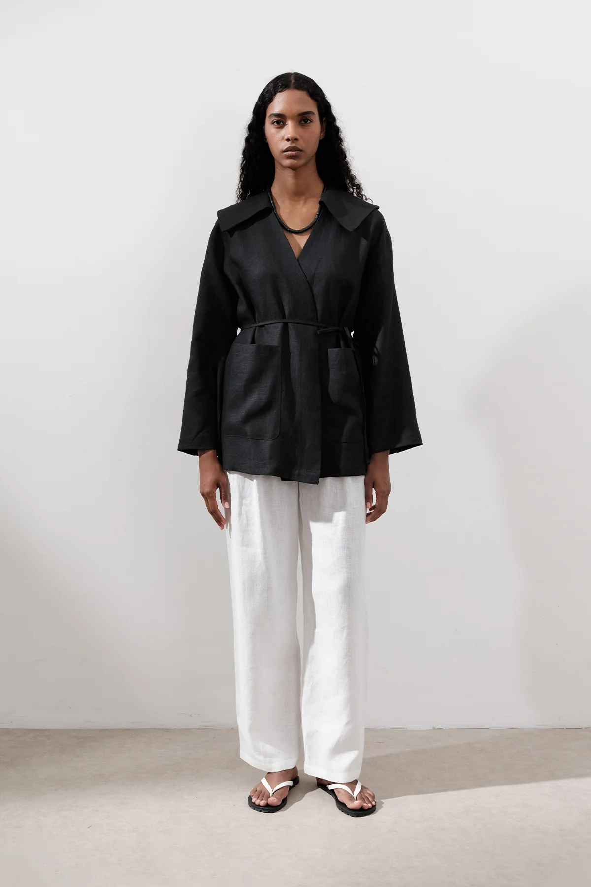 Wide-Collar Linen Jacket Black - Image 4