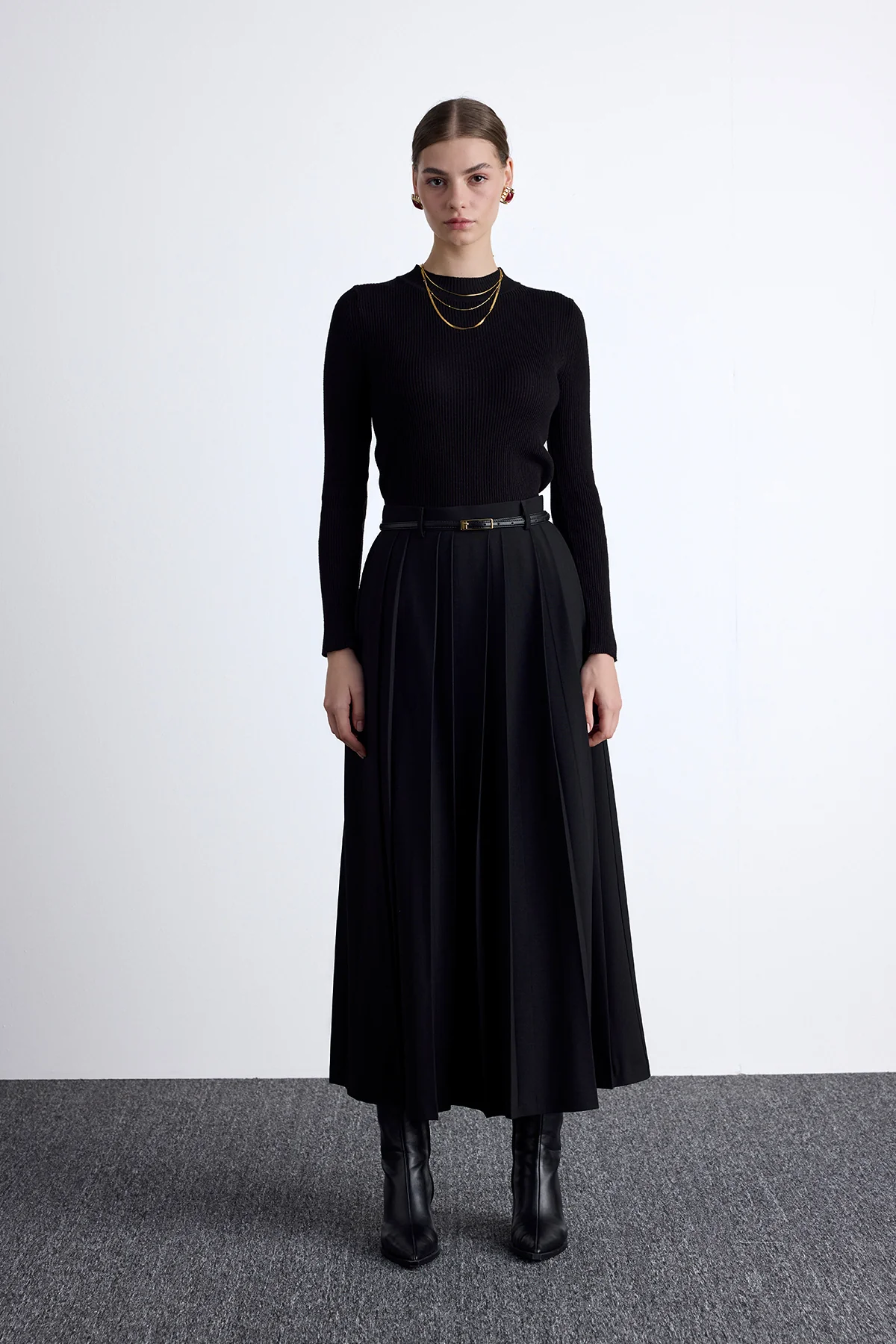 Wide Pleated Skirt Black - Image 3