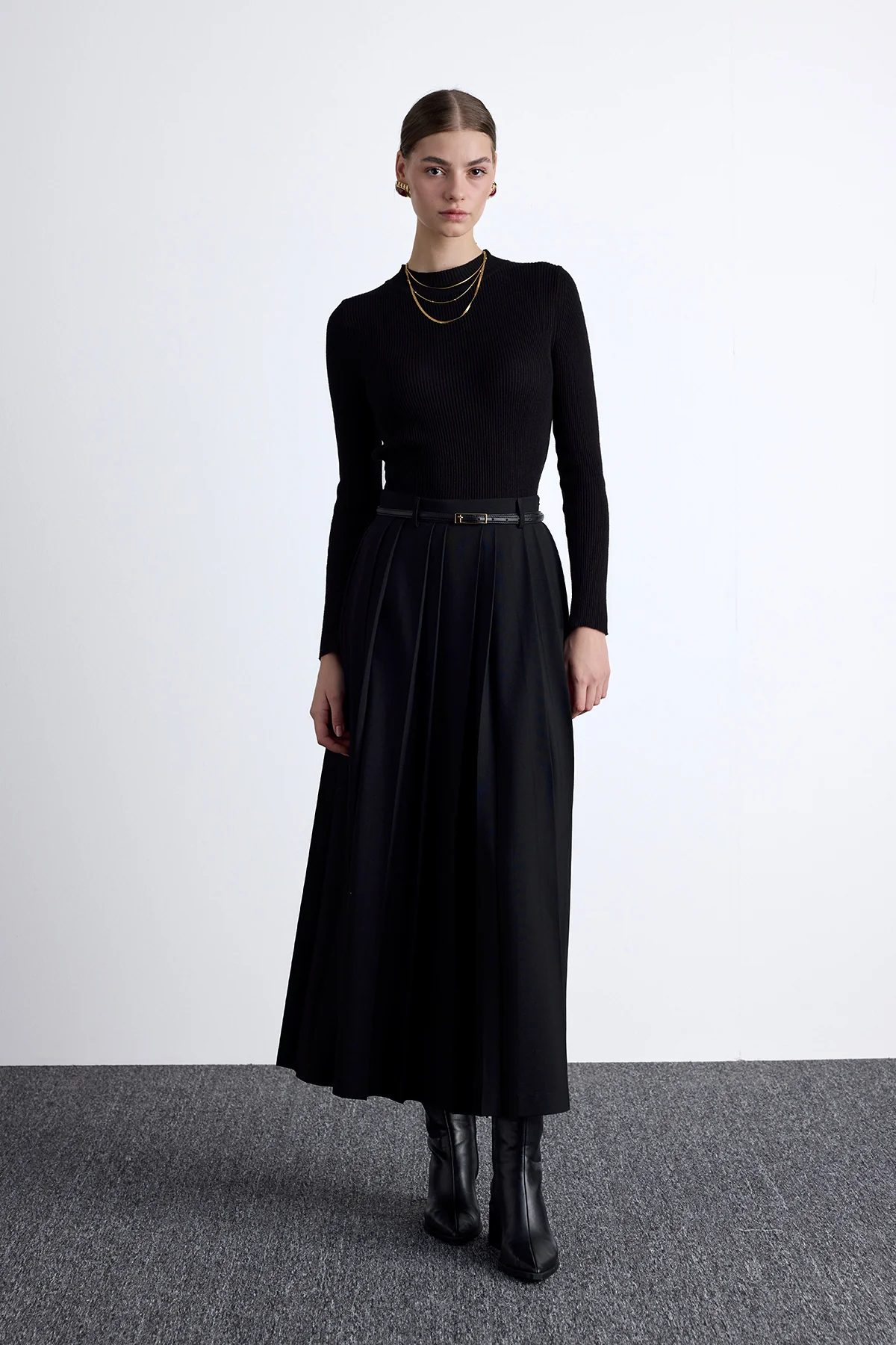 Wide Pleated Skirt Black - Image 9