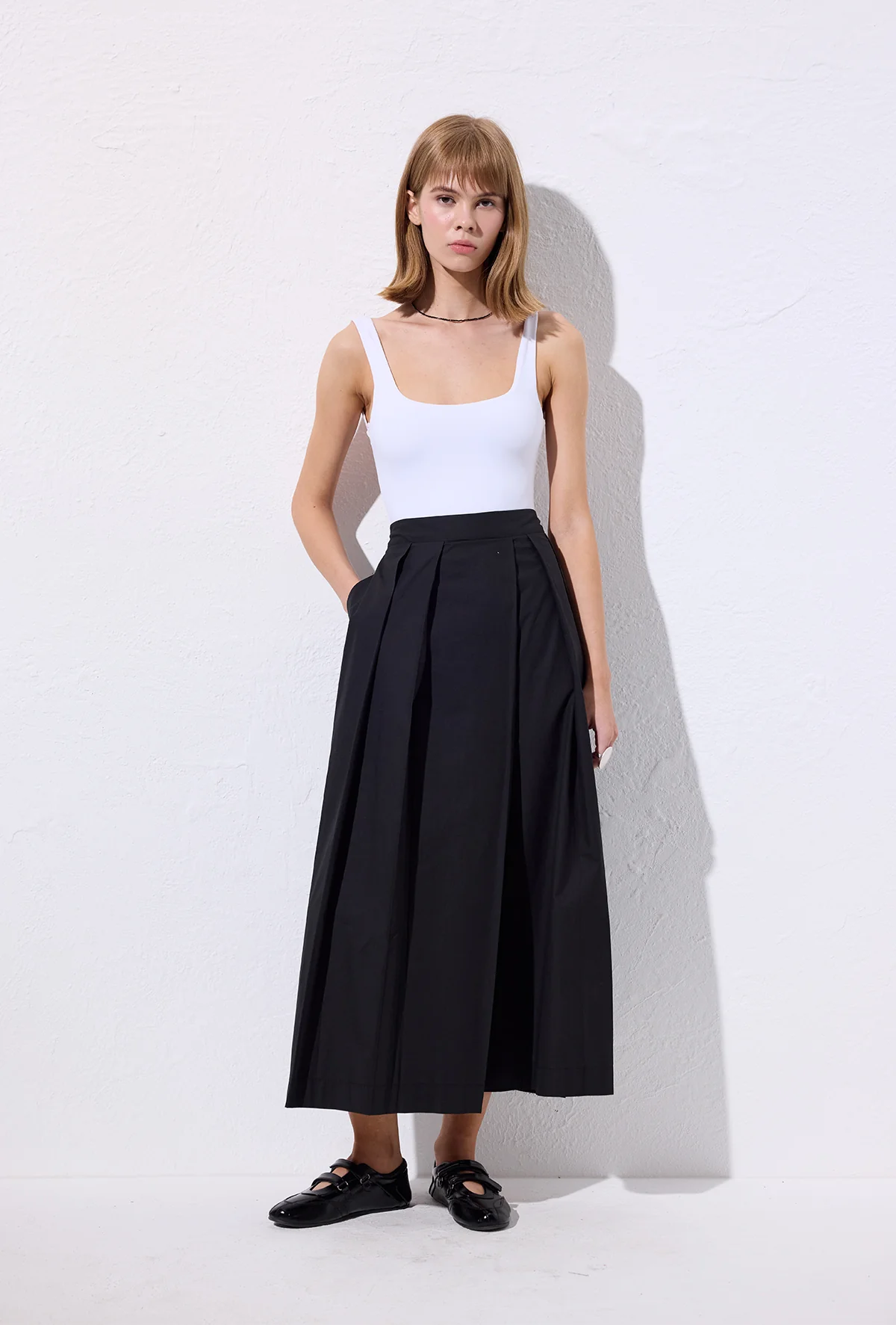 Wide Pleated Trousers Black - Image 3