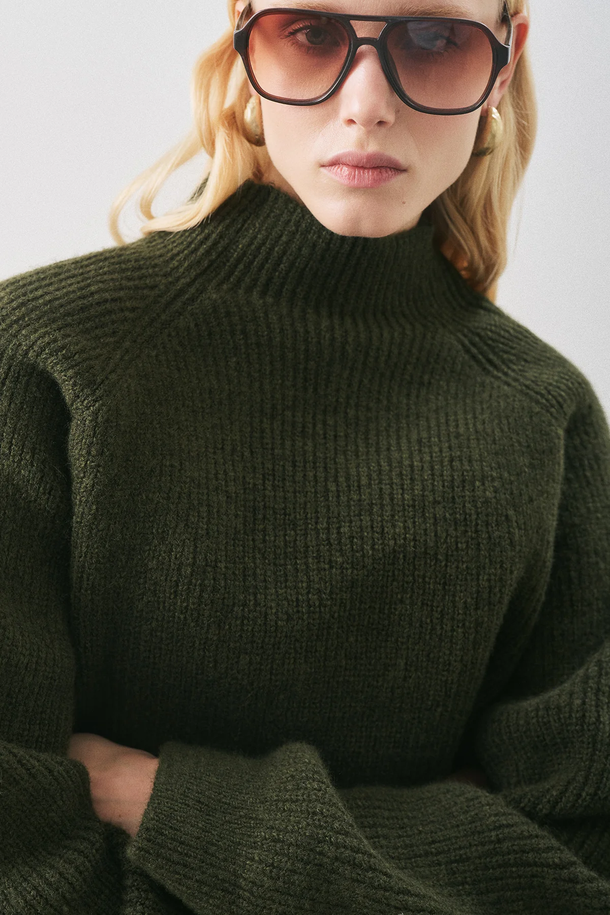 Wide-Sleeve Knit Sweater Green - Image 2